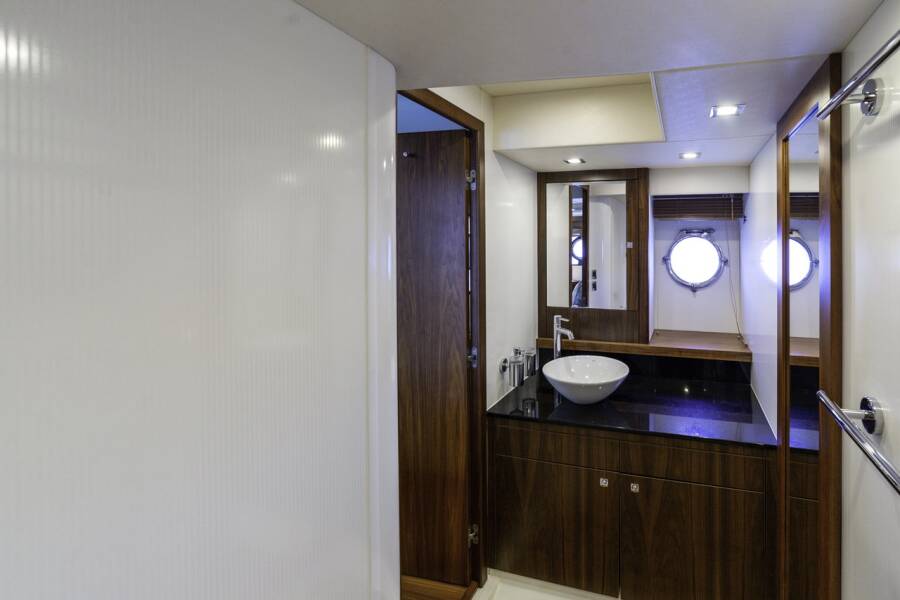 Sunseeker Manhattan 63  | 2 Drunk