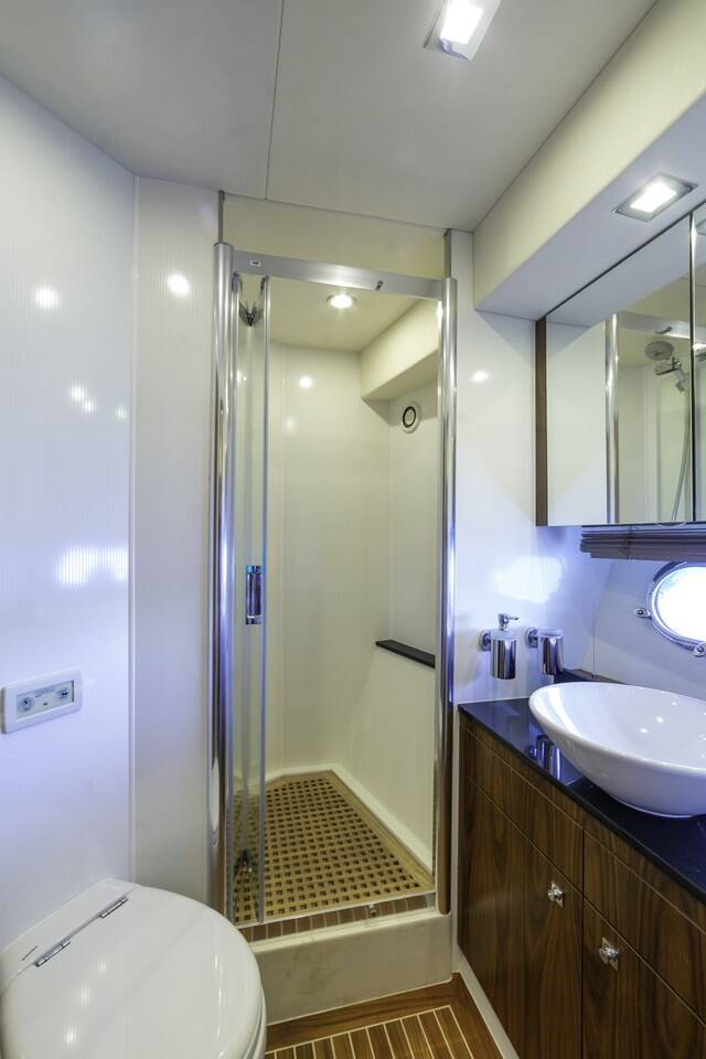 Sunseeker Manhattan 63  | 2 Drunk
