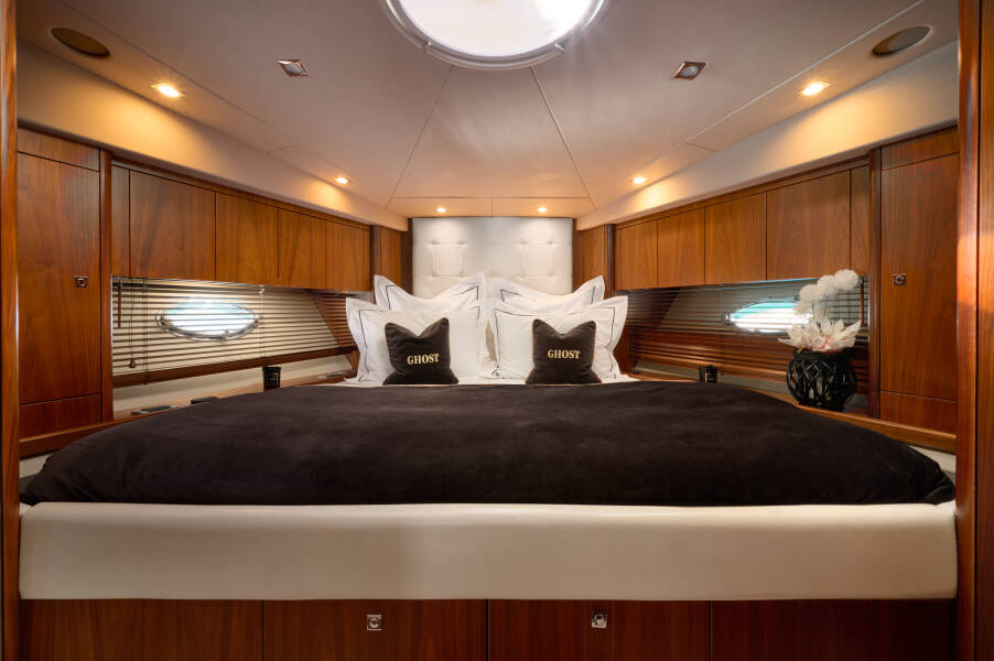 Sunseeker Predator 72  | Ghost