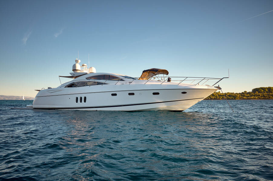 Sunseeker Predator 72  | Ghost