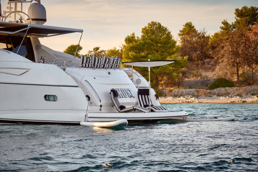 Sunseeker Predator 72  | Ghost