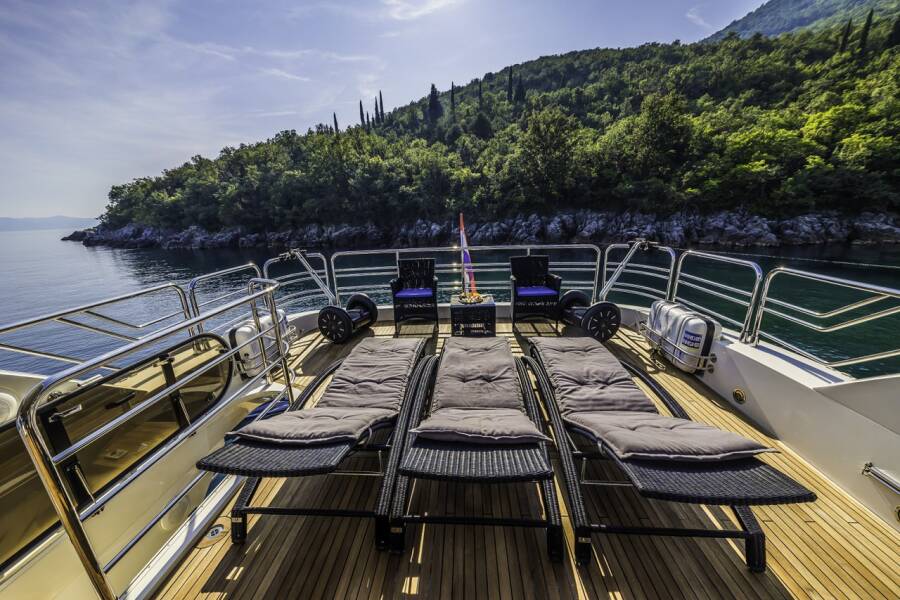 Sunseeker Yacht 86  | The Best Way