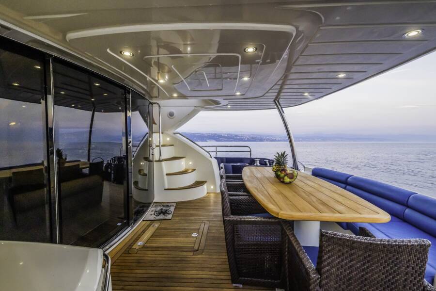 Sunseeker Yacht 86  | The Best Way