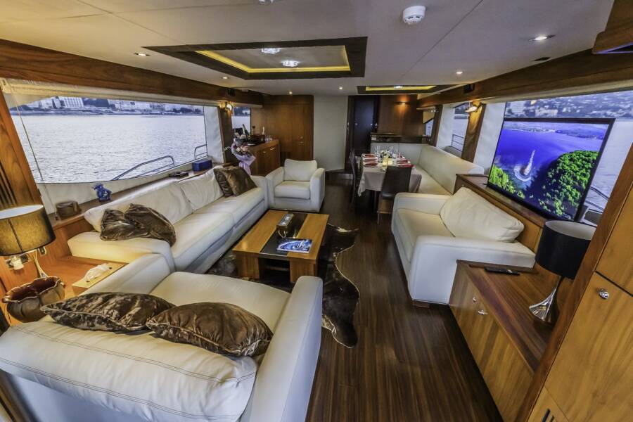 Sunseeker Yacht 86  | The Best Way