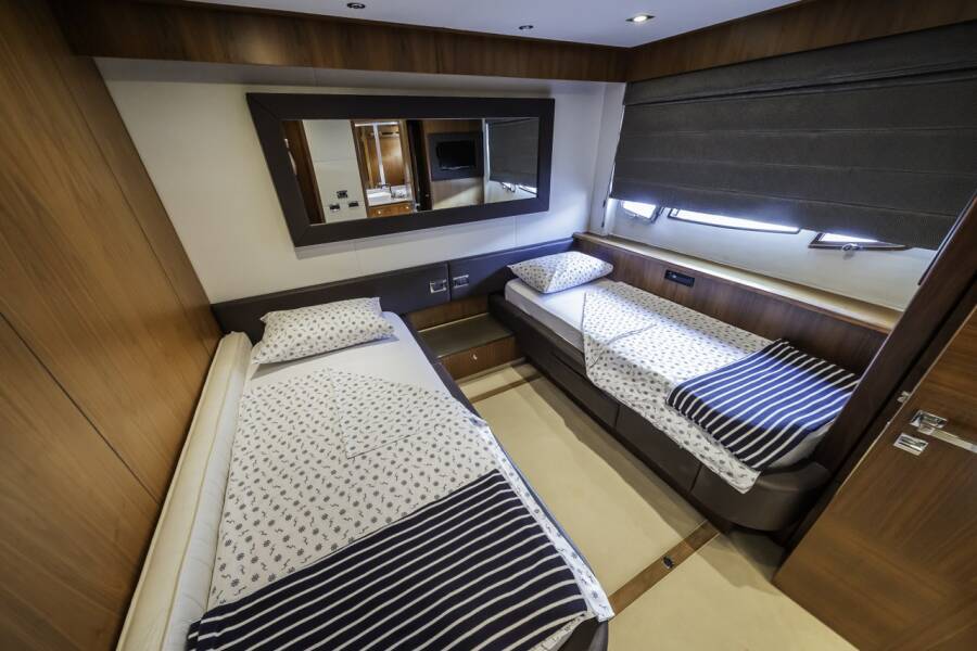 Sunseeker Yacht 86  | The Best Way