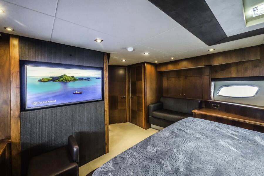 Sunseeker Yacht 86  | The Best Way