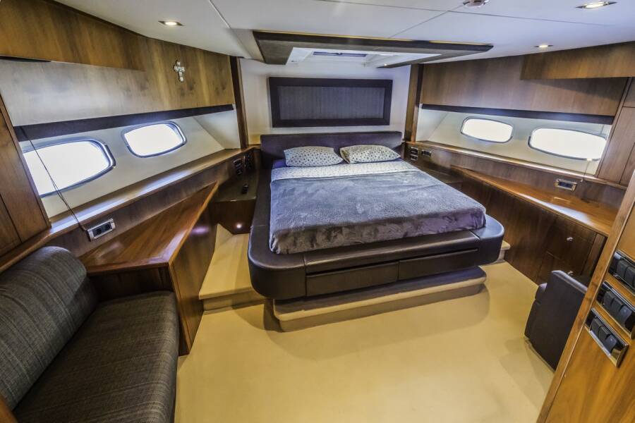 Sunseeker Yacht 86  | The Best Way