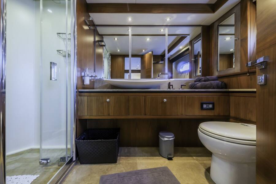 Sunseeker Yacht 86  | The Best Way