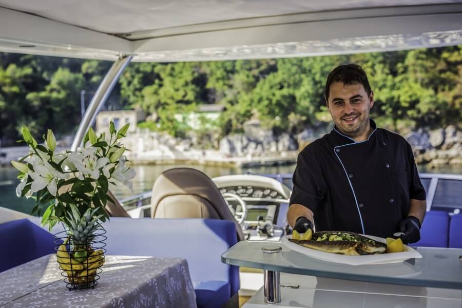 Sunseeker Yacht 86  | The Best Way