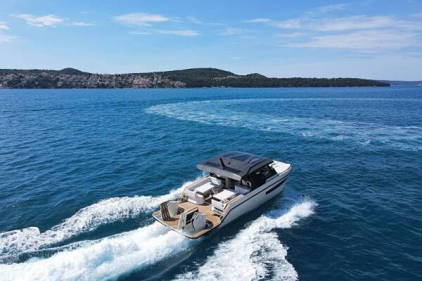 Tesoro T38 Power Cat | Lastovo